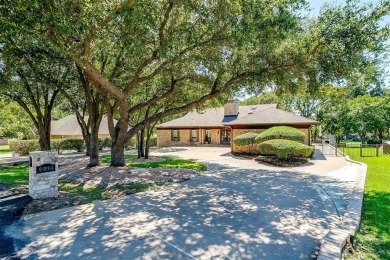 Pecan Plantation custom home on 7th hole golf course. Beautiful on Pecan Plantation Country Club in Texas - for sale on GolfHomes.com, golf home, golf lot