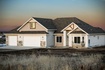 The Oxford floor plan is one of Bailey Homes best sellers for a on Mountain View Golf Course in Nevada - for sale on GolfHomes.com, golf home, golf lot