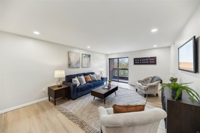 Wow! Beautifully renovated, spacious condo in the heart of Creve on Creve Coeur Golf Course in Missouri - for sale on GolfHomes.com, golf home, golf lot