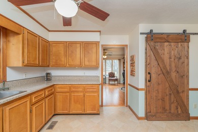 Wonderfully maintained 2-bedroom, 2-bath home located in on Houndslake Country Club in South Carolina - for sale on GolfHomes.com, golf home, golf lot