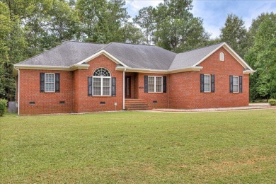 Motivated Seller ** This beautiful all brick home is located in on Waynesboro Country Club in Georgia - for sale on GolfHomes.com, golf home, golf lot