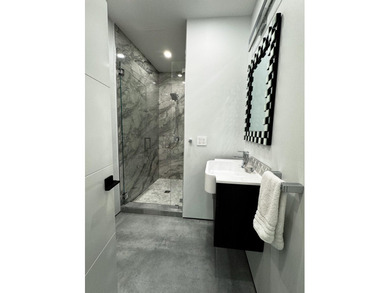 Stunning Fully Renovated 3BR + Office/4BA Pool Home in on  in Florida - for sale on GolfHomes.com, golf home, golf lot