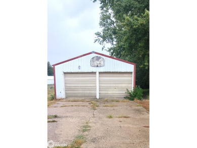 This property is an excellent investment opportunity for fix and on Aurelia Golf Club in Iowa - for sale on GolfHomes.com, golf home, golf lot
