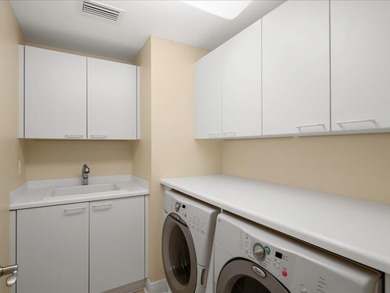 THIS LUXURIOUS CONDOMINIUM ON THE 18TH FLOOR OFFERS STUNNING on Hammock Bay in Florida - for sale on GolfHomes.com, golf home, golf lot