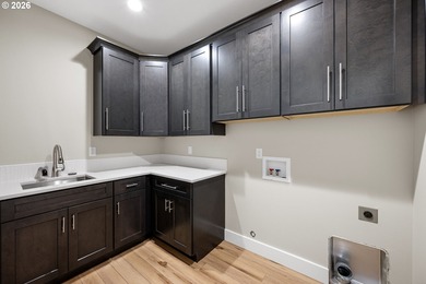 Come see this new build in a quiet Cottage Grove neighborhood on Hidden Valley Golf Course in Oregon - for sale on GolfHomes.com, golf home, golf lot