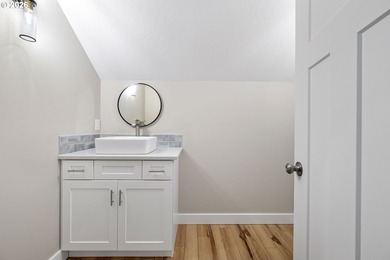 Come see this new build in a quiet Cottage Grove neighborhood on Hidden Valley Golf Course in Oregon - for sale on GolfHomes.com, golf home, golf lot