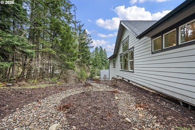 Come see this new build in a quiet Cottage Grove neighborhood on Hidden Valley Golf Course in Oregon - for sale on GolfHomes.com, golf home, golf lot