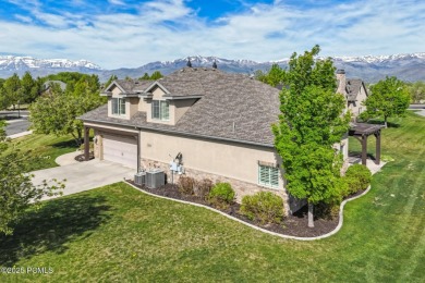 The beautiful rarely available 3 bedroom, 3.5 bath townhome is on Red Ledges Golf Club in Utah - for sale on GolfHomes.com, golf home, golf lot