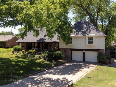 Spacious Home with golf course views in coveted Kenilworth on Hillcrest Country Club in Oklahoma - for sale on GolfHomes.com, golf home, golf lot