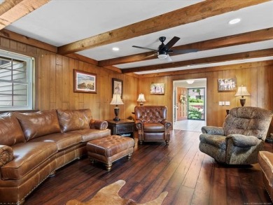 Spacious Home with golf course views in coveted Kenilworth on Hillcrest Country Club in Oklahoma - for sale on GolfHomes.com, golf home, golf lot