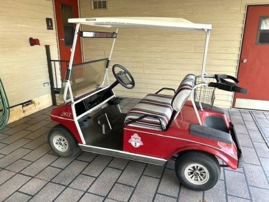 55 Plus Community, Discover this delightful 2-bedroom on Crystal Lake Club in Florida - for sale on GolfHomes.com, golf home, golf lot
