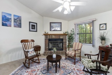 NEW LISTING! All offers due by Tuesday at 5:00 PM! This charming on Coronado Golf Course in Arkansas - for sale on GolfHomes.com, golf home, golf lot