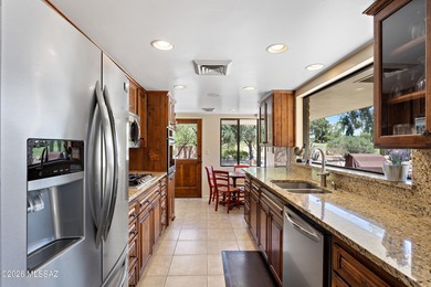 Beautifully situated in the highly desirable Oro Valley Country on Oro Valley Country Club in Arizona - for sale on GolfHomes.com, golf home, golf lot