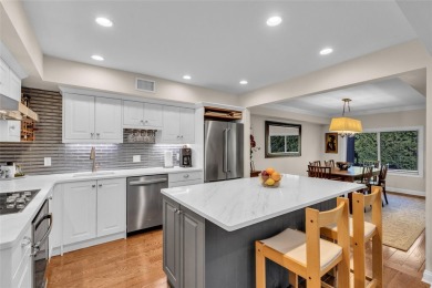 Welcome to this mint townhouse-style end unit condo in the on Glen Head Country Club in New York - for sale on GolfHomes.com, golf home, golf lot