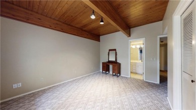 Discover the charm of Bella Vista living in this inviting on Bella Vista Country Club and Golf Course in Arkansas - for sale on GolfHomes.com, golf home, golf lot