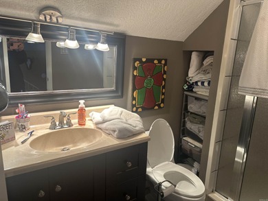 Your perfect home awaits  The upgraded kitchen with commercial on Foxwood Golf Club in Arkansas - for sale on GolfHomes.com, golf home, golf lot