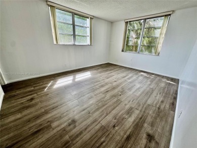 Corner unit, 2 bedroom 2 full baths, updated. Open kitchen, nice on Grande Oaks Golf Club in Florida - for sale on GolfHomes.com, golf home, golf lot
