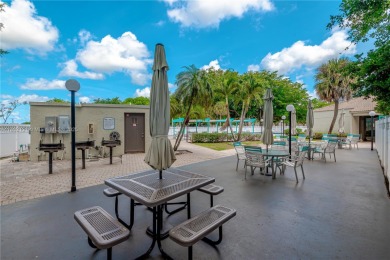 Corner unit, 2 bedroom 2 full baths, updated. Open kitchen, nice on Grande Oaks Golf Club in Florida - for sale on GolfHomes.com, golf home, golf lot