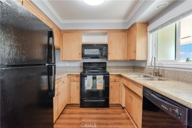 Welcome to this charming 2-bedroom, 2-bathroom condo located in on New Horizons Golf Course in California - for sale on GolfHomes.com, golf home, golf lot