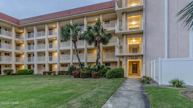 UPDATED. GOLF NEXT DOOR. MINUTES TO THE BEACH. This 2-bed on Holiday Golf Club in Florida - for sale on GolfHomes.com, golf home, golf lot