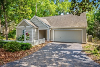 Welcome to this airy, well-maintained cottage in the coveted on Haile Plantation Golf and Country Club in Florida - for sale on GolfHomes.com, golf home, golf lot