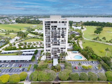 Beautifully updated open 3 bedroom 2 bath corner unit with floor on The President Country Club in Florida - for sale on GolfHomes.com, golf home, golf lot