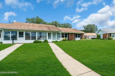 ENTER INTO THIS BEAUTIFUL UPDATED BARONET MODEL. NEW KITCHEN on Leisure Village East in New Jersey - for sale on GolfHomes.com, golf home, golf lot