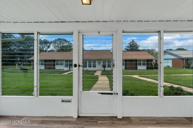 ENTER INTO THIS BEAUTIFUL UPDATED BARONET MODEL. NEW KITCHEN on Leisure Village East in New Jersey - for sale on GolfHomes.com, golf home, golf lot