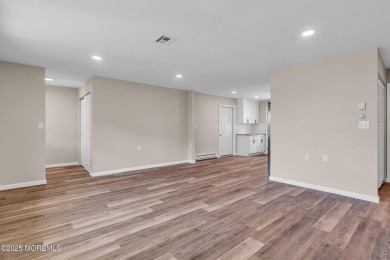ENTER INTO THIS BEAUTIFUL UPDATED BARONET MODEL. NEW KITCHEN on Leisure Village East in New Jersey - for sale on GolfHomes.com, golf home, golf lot