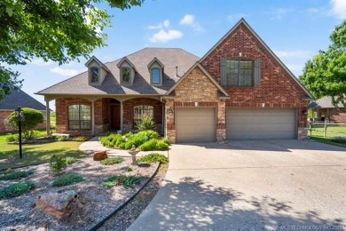 Golf Course Living in Broken Arrow Schools!
This stunning on Battle Creek Golf Course in Oklahoma - for sale on GolfHomes.com, golf home, golf lot