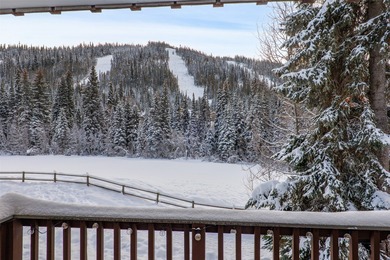 This beautifully updated 3-bedroom, 2-bathroom, 1,249 sq ft on  in  - for sale on GolfHomes.com, golf home, golf lot