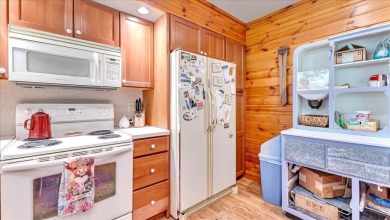 Charming Country Retreat on 5.7 Acres - 172 Golf Course Rd on Sugarloaf Golf Club in Pennsylvania - for sale on GolfHomes.com, golf home, golf lot