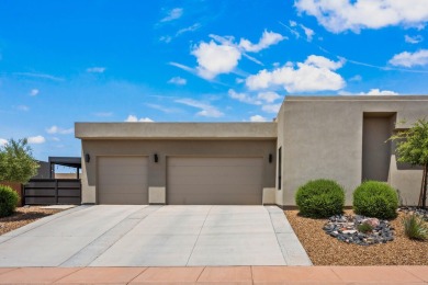 Beautiful custom home in the desirable Dunes subdivision. Built on Sand Hollow Golf Resort in Utah - for sale on GolfHomes.com, golf home, golf lot