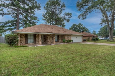 New Price!! Seller is relocating and we need this home sold! on Huntington Park Golf Course in Louisiana - for sale on GolfHomes.com, golf home, golf lot