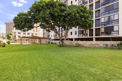 This is a great price for a 2 bedroom, 2 full bath, 1 assigned on Honolulu Country Club in Hawaii - for sale on GolfHomes.com, golf home, golf lot