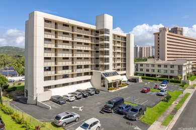 This is a great price for a 2 bedroom, 2 full bath, 1 assigned on Honolulu Country Club in Hawaii - for sale on GolfHomes.com, golf home, golf lot