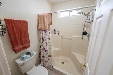 LOVELY 3-BED, 2-BATH HOME IN A GREAT SPOT!! This well-kept on Cerbat Cliffs Golf Course in Arizona - for sale on GolfHomes.com, golf home, golf lot