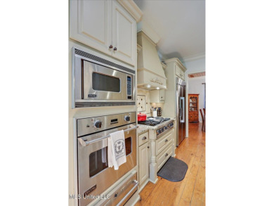 Located on the prestigious Castlewoods golf course, this on Castlewoods Golf Club in Mississippi - for sale on GolfHomes.com, golf home, golf lot