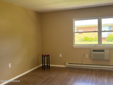 55+community in Crestwood Village One. This updated one bedroom on Keswick Village Golf Course in New Jersey - for sale on GolfHomes.com, golf home, golf lot