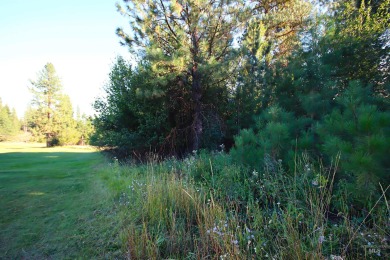 Nestled on a tranquil cul-de-sac at the esteemed Meadowcreek on Meadowcreek Golf Resort in Idaho - for sale on GolfHomes.com, golf home, golf lot