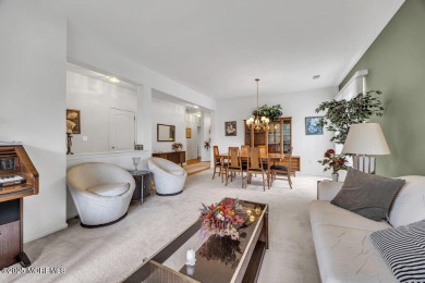 Welcome to Four Seasons!!!! This 2 bedroom 2 bath one car garage on Four Seasons Spa and Country Club in New Jersey - for sale on GolfHomes.com, golf home, golf lot