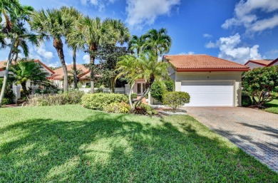 This 3BR Convertible, 2.5 bath Villa is located in the very on Hunters Run Golf and Country Club in Florida - for sale on GolfHomes.com, golf home, golf lot