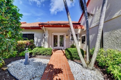 This 3BR Convertible, 2.5 bath Villa is located in the very on Hunters Run Golf and Country Club in Florida - for sale on GolfHomes.com, golf home, golf lot