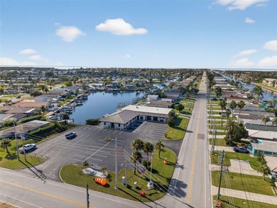 UNOBSTRUCTED GULF ACCESS. PRIVATE BEACH. CUTE AS A BUTTON on Gulf Harbors Golf Course in Florida - for sale on GolfHomes.com, golf home, golf lot