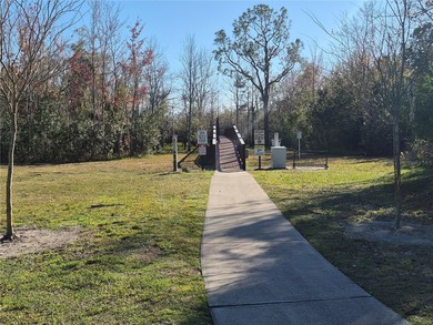 PRICED BELOW APPRAISAL!    SINGLE STORY, POOL & HEATED SPA home on North Shore Golf Club in Florida - for sale on GolfHomes.com, golf home, golf lot