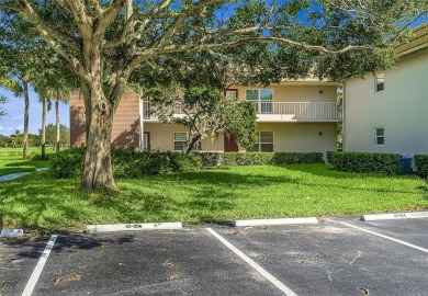 Light & bright 2BR/2BA condo near McKee Botanical Gardens on Vero Beach South Golf Course in Florida - for sale on GolfHomes.com, golf home, golf lot