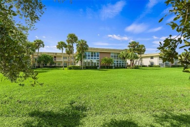 Light & bright 2BR/2BA condo near McKee Botanical Gardens on Vero Beach South Golf Course in Florida - for sale on GolfHomes.com, golf home, golf lot