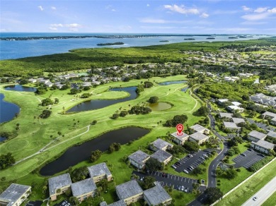 Light & bright 2BR/2BA condo near McKee Botanical Gardens on Vero Beach South Golf Course in Florida - for sale on GolfHomes.com, golf home, golf lot