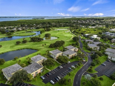 Light & bright 2BR/2BA condo near McKee Botanical Gardens on Vero Beach South Golf Course in Florida - for sale on GolfHomes.com, golf home, golf lot