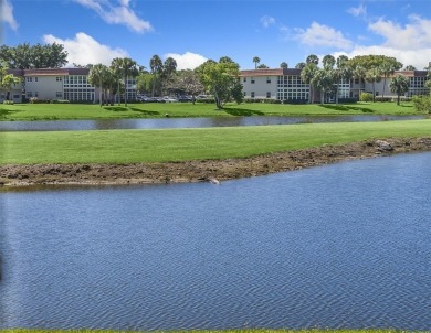 Light & bright 2BR/2BA condo near McKee Botanical Gardens on Vero Beach South Golf Course in Florida - for sale on GolfHomes.com, golf home, golf lot